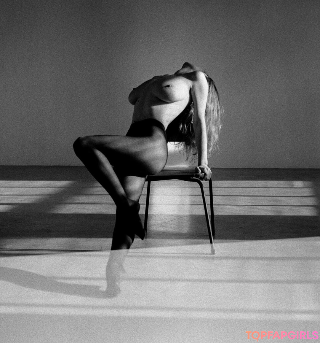 Nagie wyciekłe zdjęcie OnlyFans od Mila Amour #2025