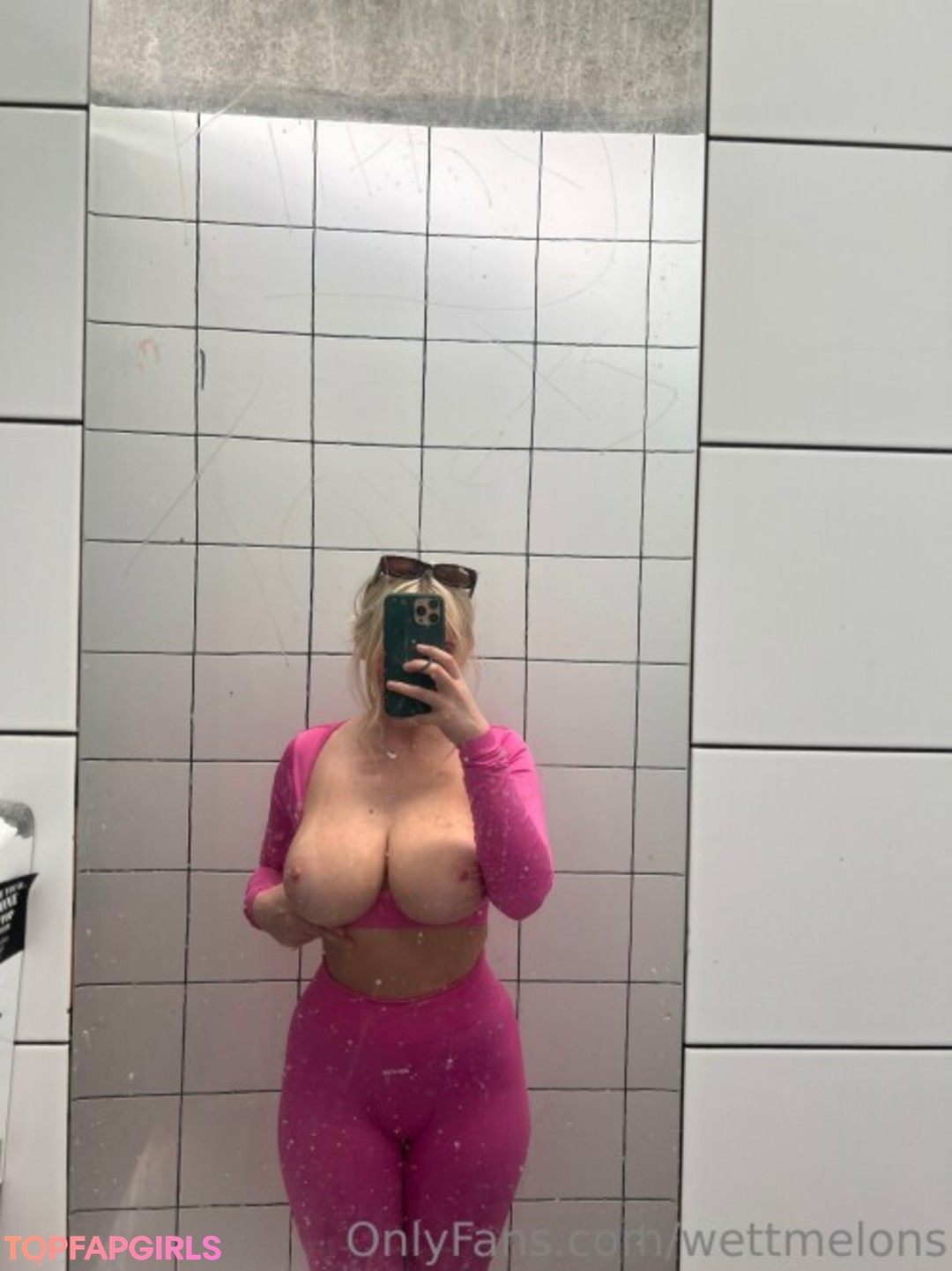 Nagie wyciekłe zdjęcie OnlyFans od Wettmelons #468