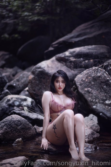 Hitomi Songyuxin