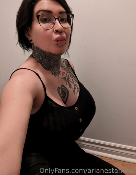Nagie wyciekłe zdjęcie OnlyFans od Ariane Saint Amour