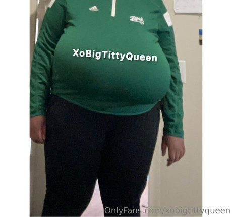 Nagie wyciekłe zdjęcie OnlyFans od Xobigtittyqueen