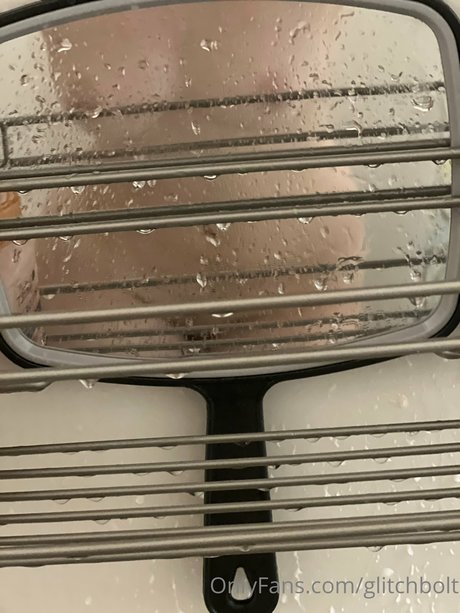 Nagie wyciekłe zdjęcie OnlyFans od Glitchbolt