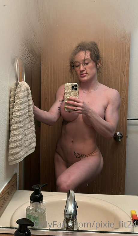 Nagie wyciekłe zdjęcie OnlyFans od Pixiefit24