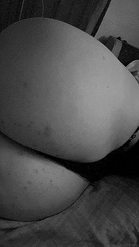 Nagie wyciekłe zdjęcie OnlyFans od Azuleish