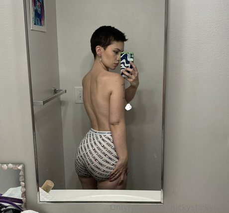 Nagie wyciekłe zdjęcie OnlyFans od Mama Claxton