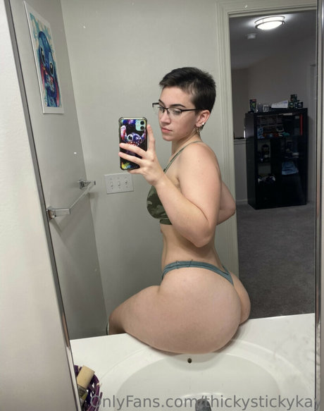 Nagie wyciekłe zdjęcie OnlyFans od Mama Claxton