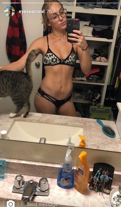 Nagie wyciekłe zdjęcie OnlyFans od Eyeseacoral