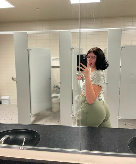 Nagie wyciekłe zdjęcie OnlyFans od Sierraaa03