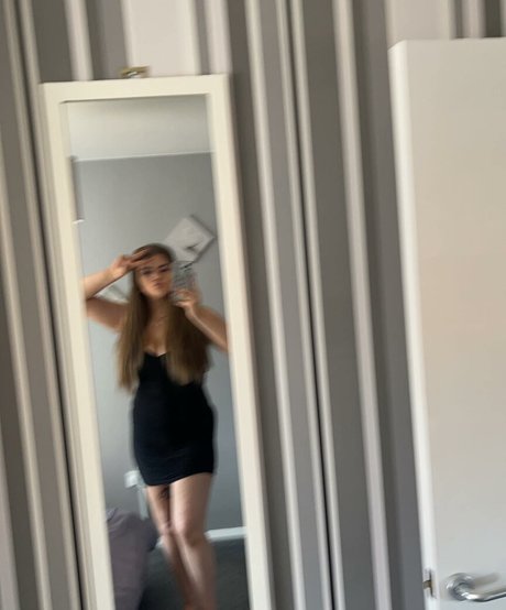 Nagie wyciekłe zdjęcie OnlyFans od Molly Georgia Leach