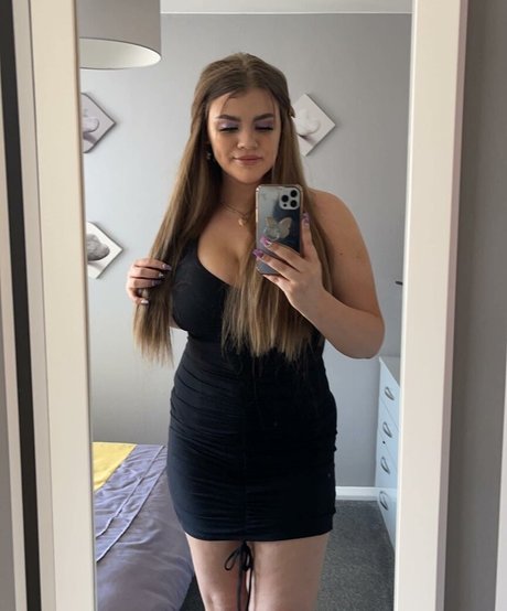 Nagie wyciekłe zdjęcie OnlyFans od Molly Georgia Leach