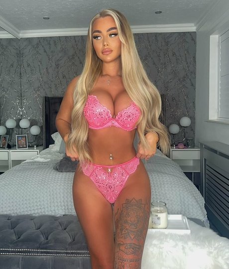 Nagie wyciekłe zdjęcie OnlyFans od Bad Barbiexox