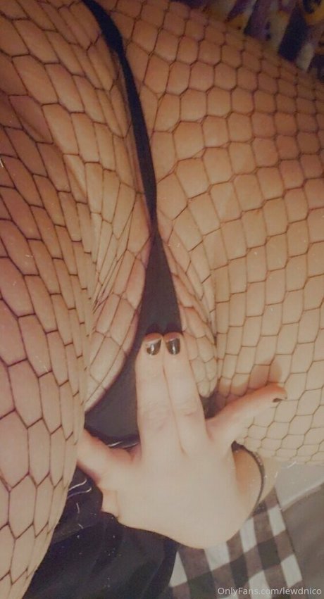 Nagie wyciekłe zdjęcie OnlyFans od Lewdnico