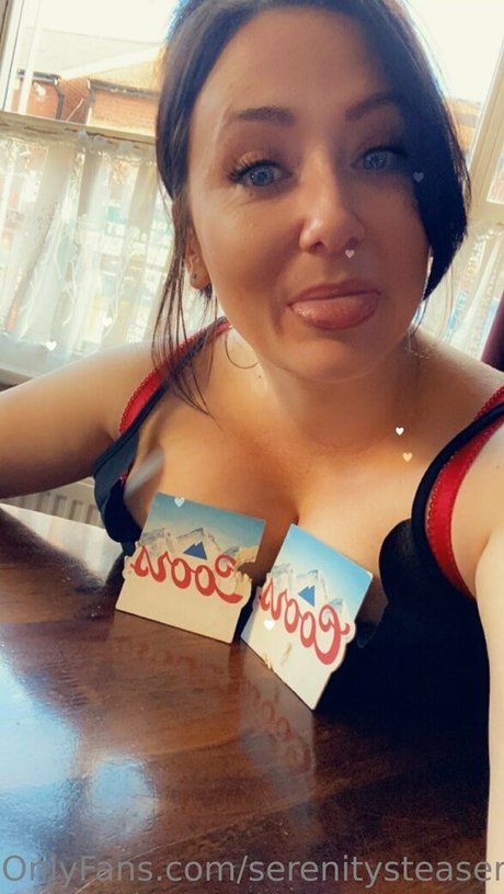 Nagie wyciekłe zdjęcie OnlyFans od Serenitysteasersxo