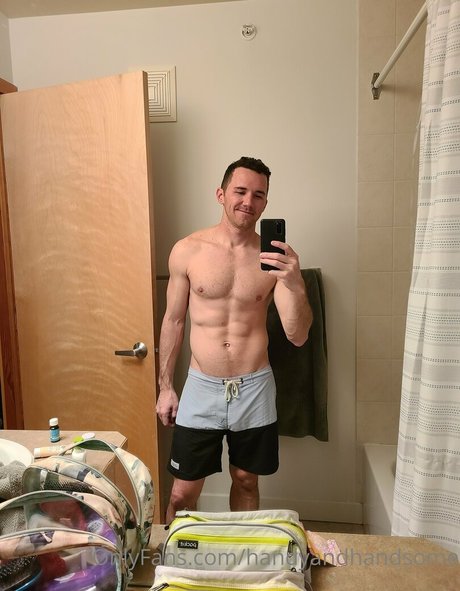 Nagie wyciekłe zdjęcie OnlyFans od Handyandhandsome