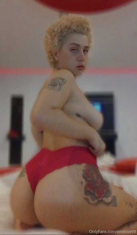 Nagie wyciekłe zdjęcie OnlyFans od Emilsse99