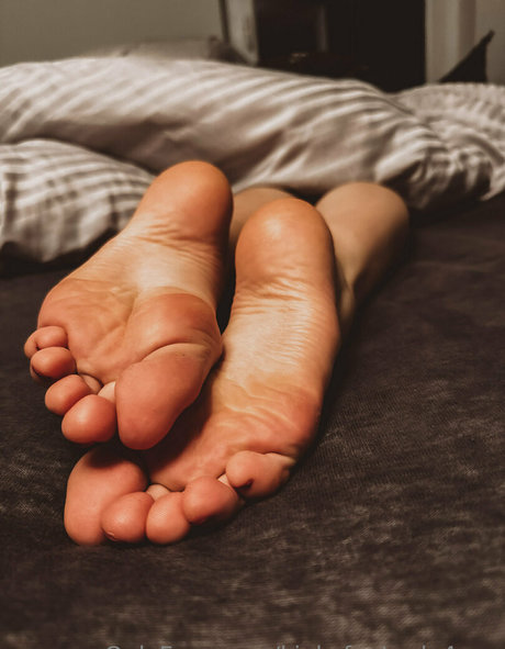 Nagie wyciekłe zdjęcie OnlyFans od Kinkyfeetonly4you