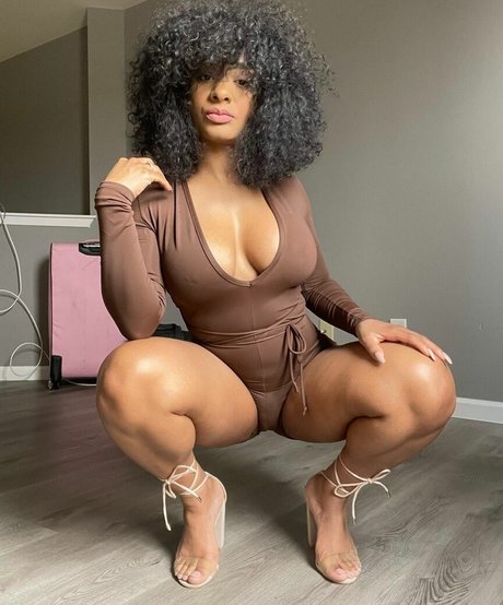 Nagie wyciekłe zdjęcie OnlyFans od Ashaughnfitness