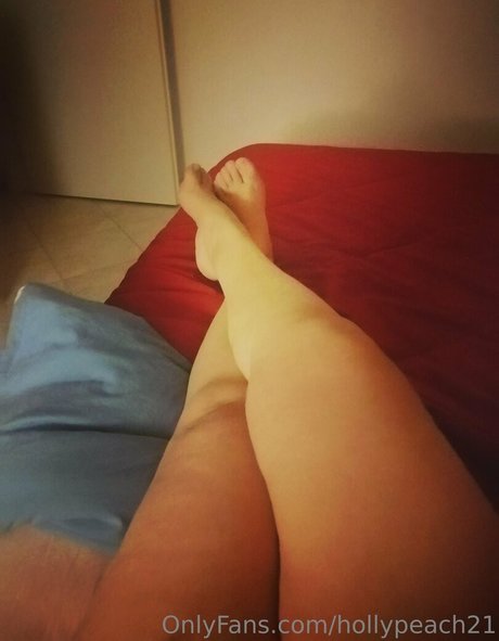 Nagie wyciekłe zdjęcie OnlyFans od Hollypeach21