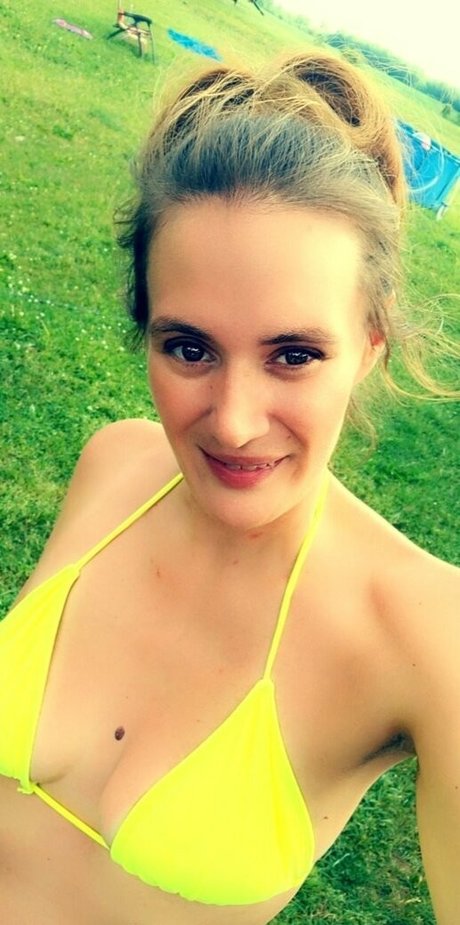 Nagie wyciekłe zdjęcie OnlyFans od Dezerai