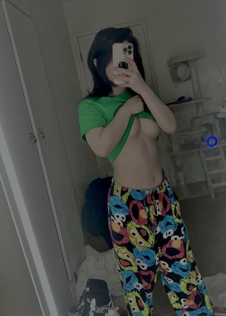 Nagie wyciekłe zdjęcie OnlyFans od Nweeki