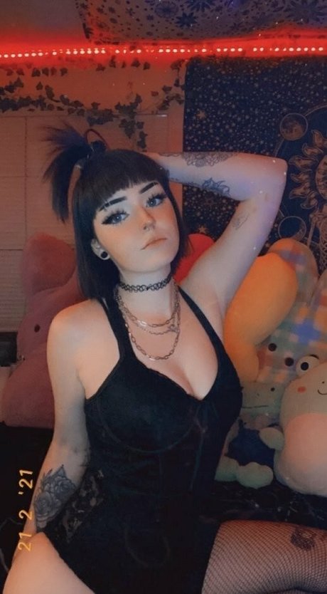 Biggtittygothgirl