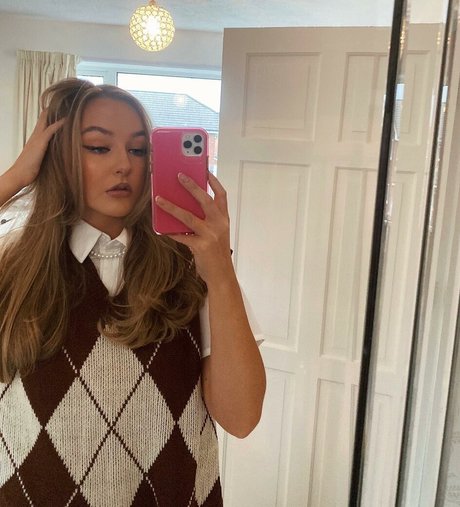 Nagie wyciekłe zdjęcie OnlyFans od Helayna Birkett
