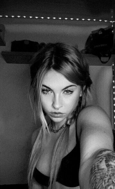 Nagie wyciekłe zdjęcie OnlyFans od Thenynee