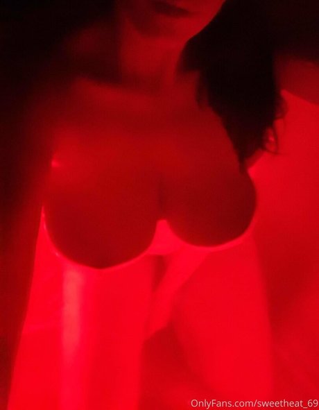 Nagie wyciekłe zdjęcie OnlyFans od Sweetheat69