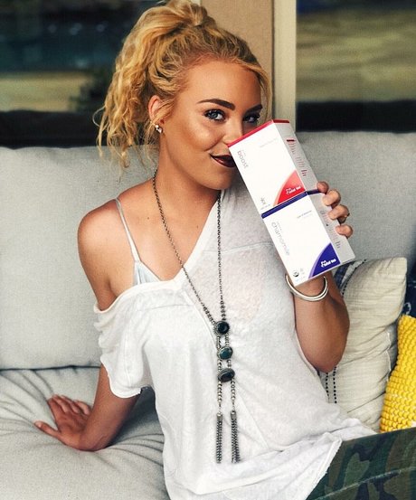 Caroline Wall