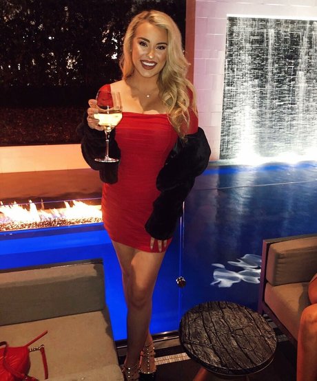 Nagie wyciekłe zdjęcie OnlyFans od Caroline Wall