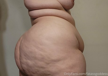 Nagie wyciekłe zdjęcie OnlyFans od Fatassgoddess
