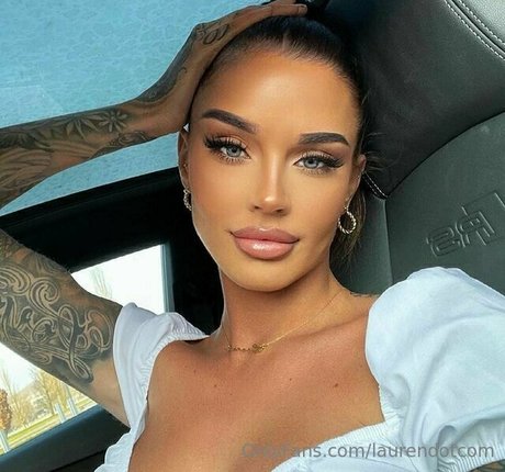 Nagie wyciekłe zdjęcie OnlyFans od Laurendotcom