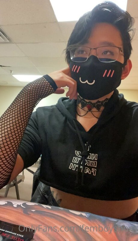 Nagie wyciekłe zdjęcie OnlyFans od Femboysnom