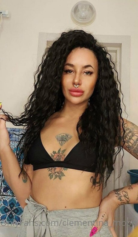 Nagie wyciekłe zdjęcie OnlyFans od Clementinamoon
