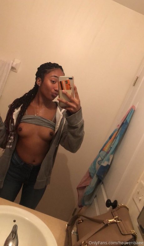 Nagie wyciekłe zdjęcie OnlyFans od Heavenbaee