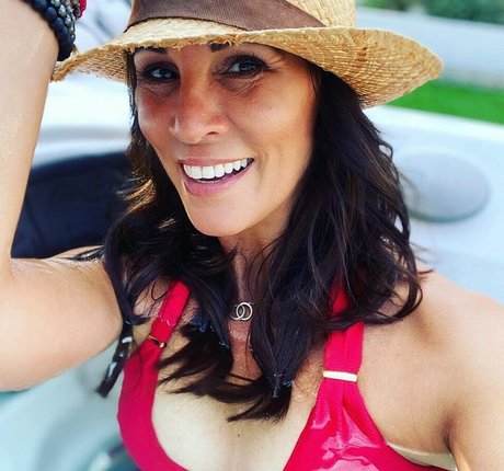 Andrea Mclean