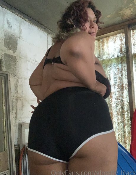Nagie wyciekłe zdjęcie OnlyFans od Ghostlylilacs
