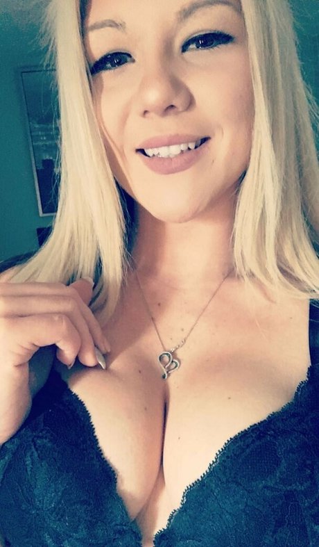 Scarlette James