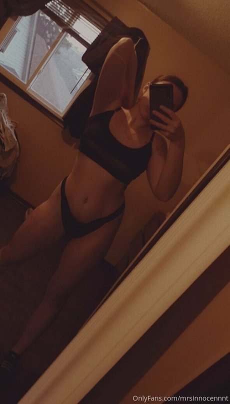 Nagie wyciekłe zdjęcie OnlyFans od Mrsinnocennnt