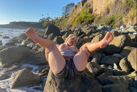 Nagie wyciekłe zdjęcie OnlyFans od Charlotte Olivia