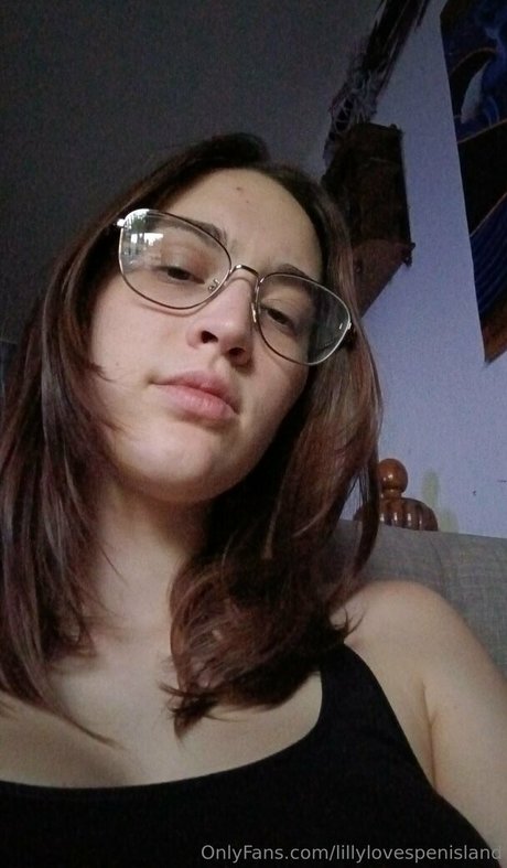 Lillylovespenisland