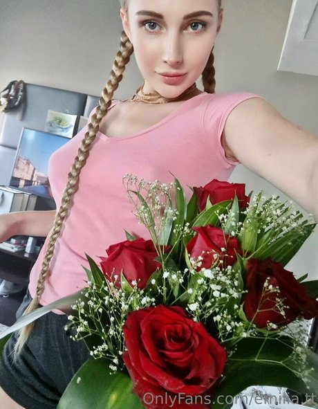 Nagie wyciekłe zdjęcie OnlyFans od Emiliatt