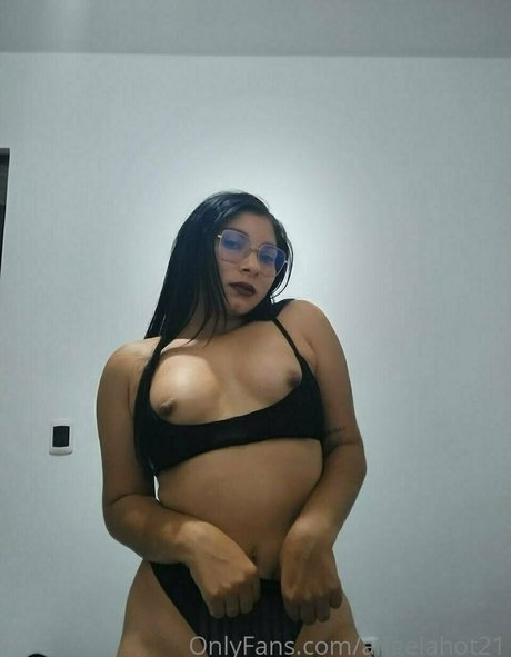 Nagie wyciekłe zdjęcie OnlyFans od Angelahot21