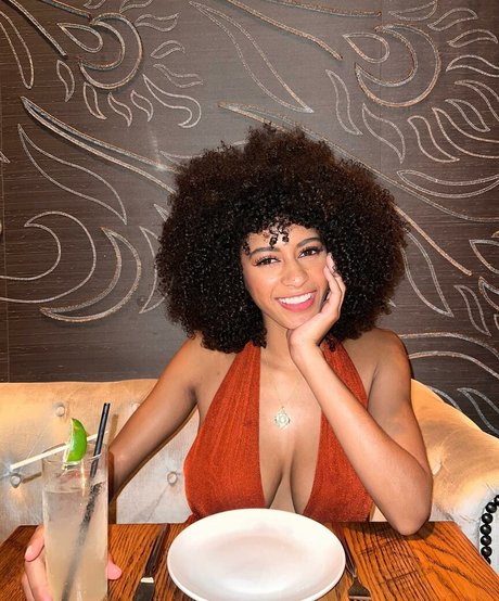 Nagie wyciekłe zdjęcie OnlyFans od Briana Smith