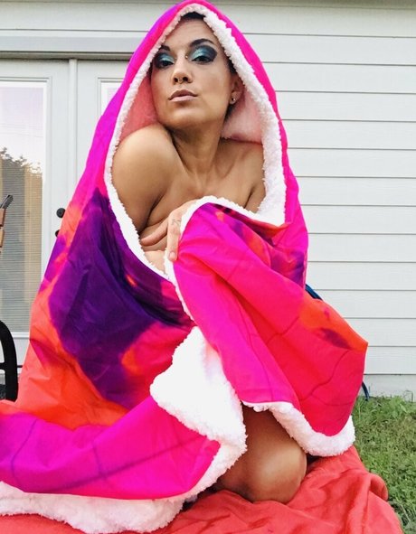 Nakedintelligenceraw