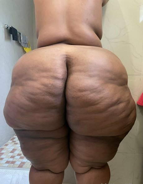 Nagie wyciekłe zdjęcie OnlyFans od South African Thick
