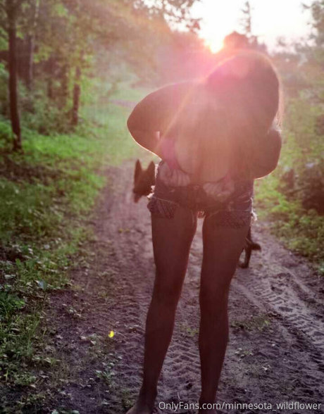 Nagie wyciekłe zdjęcie OnlyFans od Minnesotawildflower