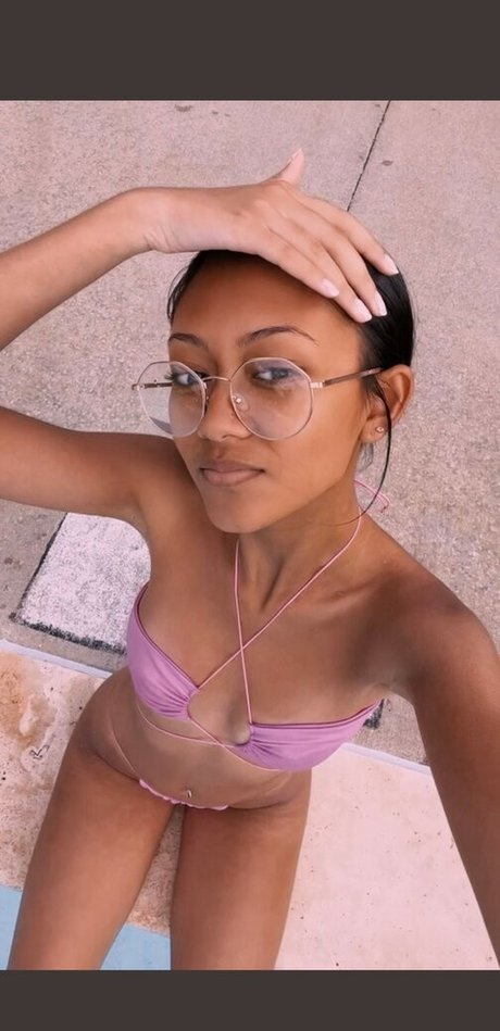 Nagie wyciekłe zdjęcie OnlyFans od Moliney Mao