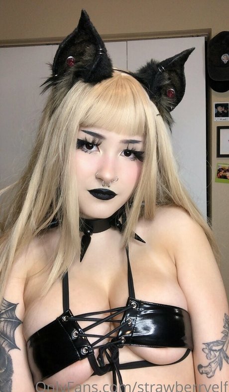 Nagie wyciekłe zdjęcie OnlyFans od Strawberryelf