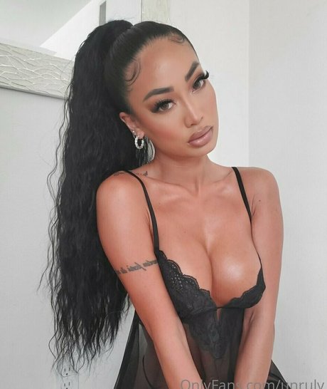 Nagie wyciekłe zdjęcie OnlyFans od Unruly